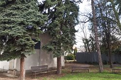 Edukačný dvor v základnej škole - dekoratívna grafika
